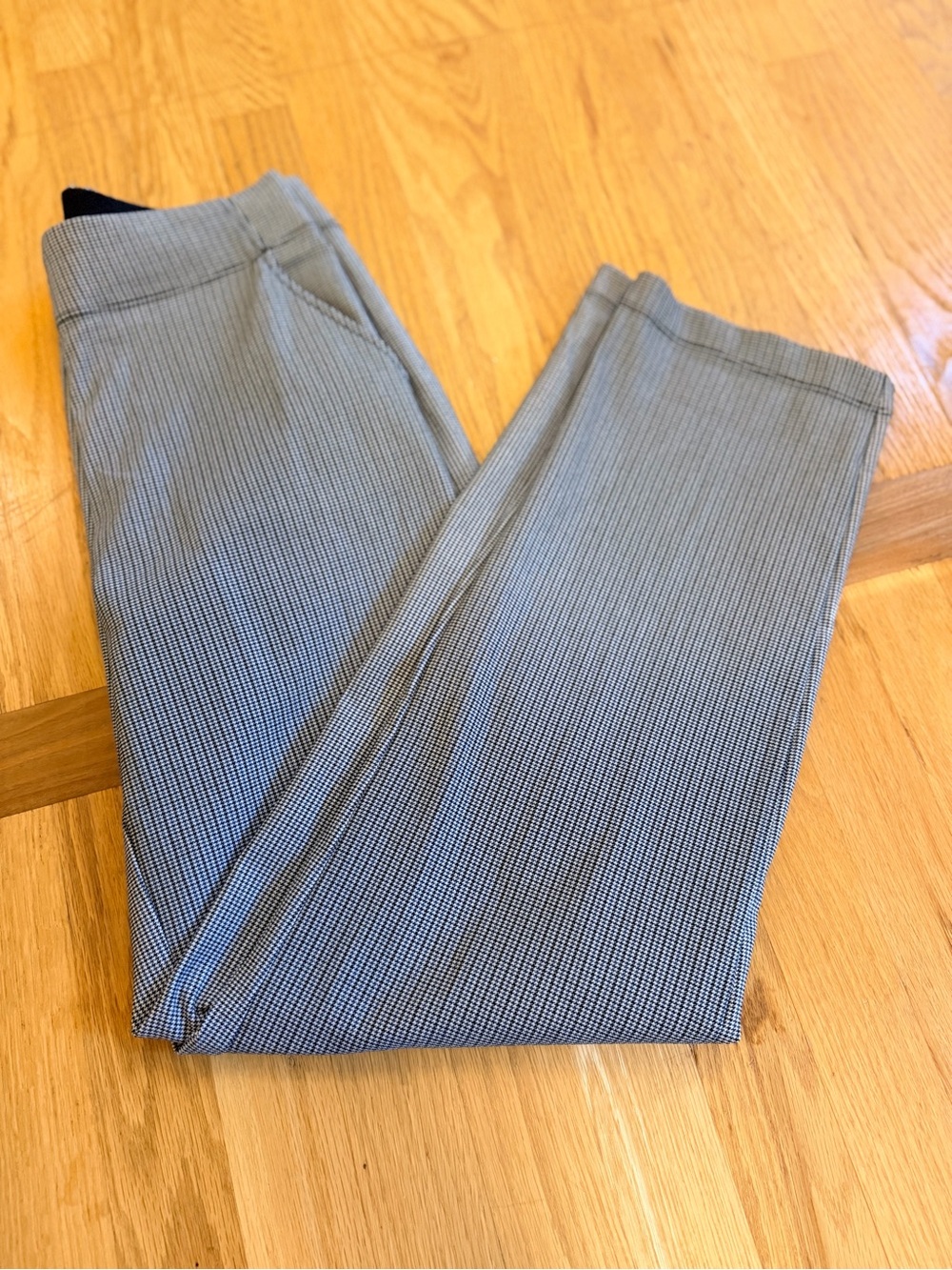 Ladies Size Medium "Max Studio" Black & White Micro-Pattern Women's Dress Pants